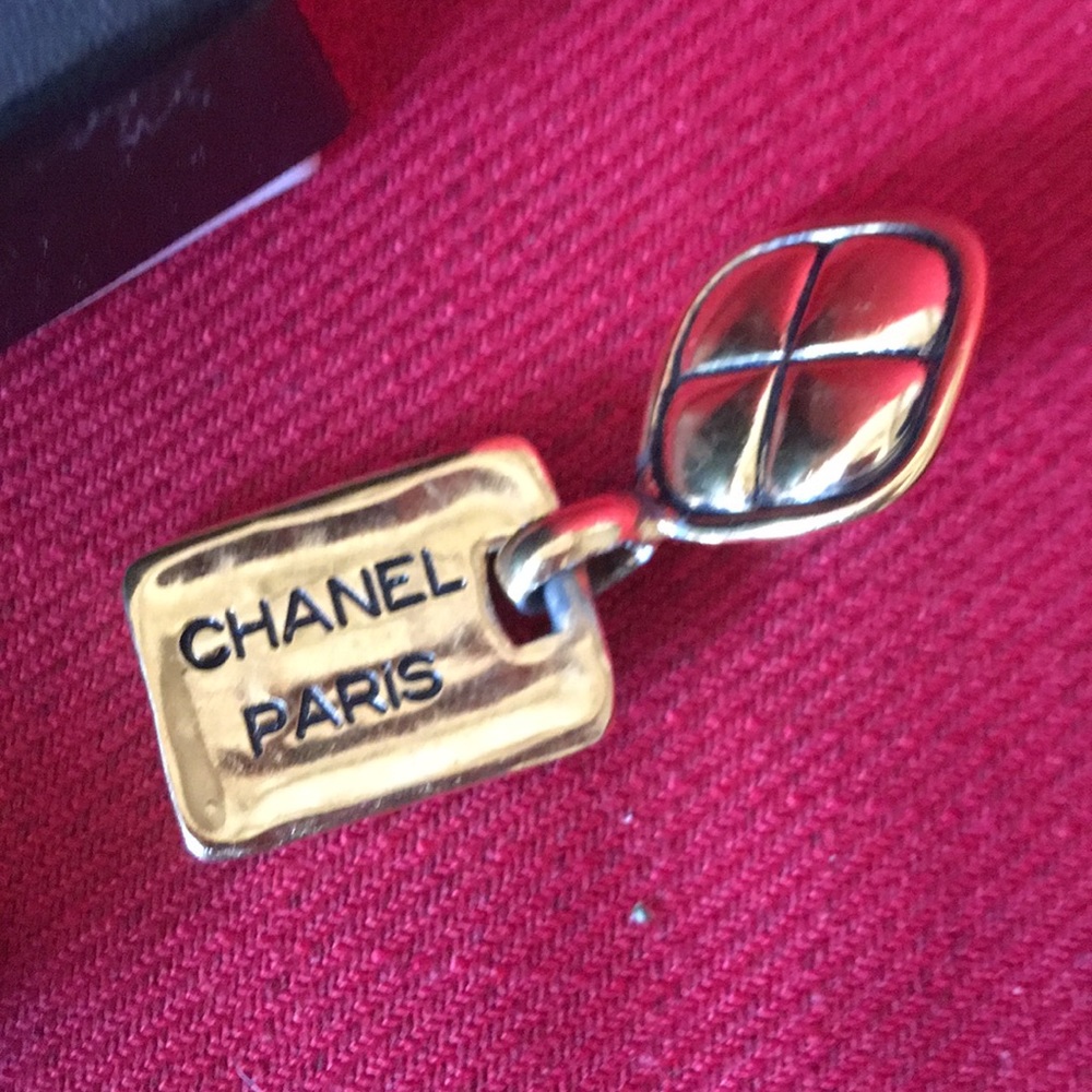 Chanel clip on Earrings with box and pouch